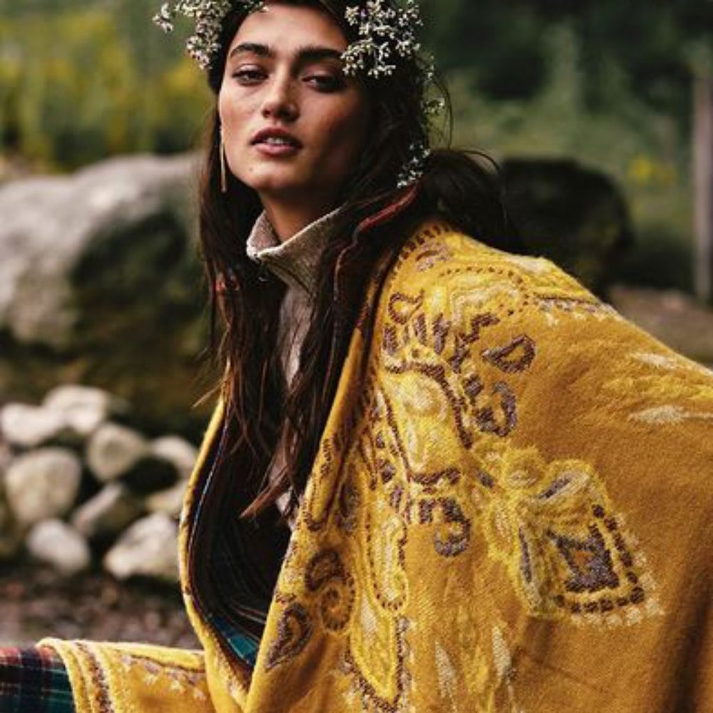 Free People SOLD OUT ONLINE Super cozy poncho!